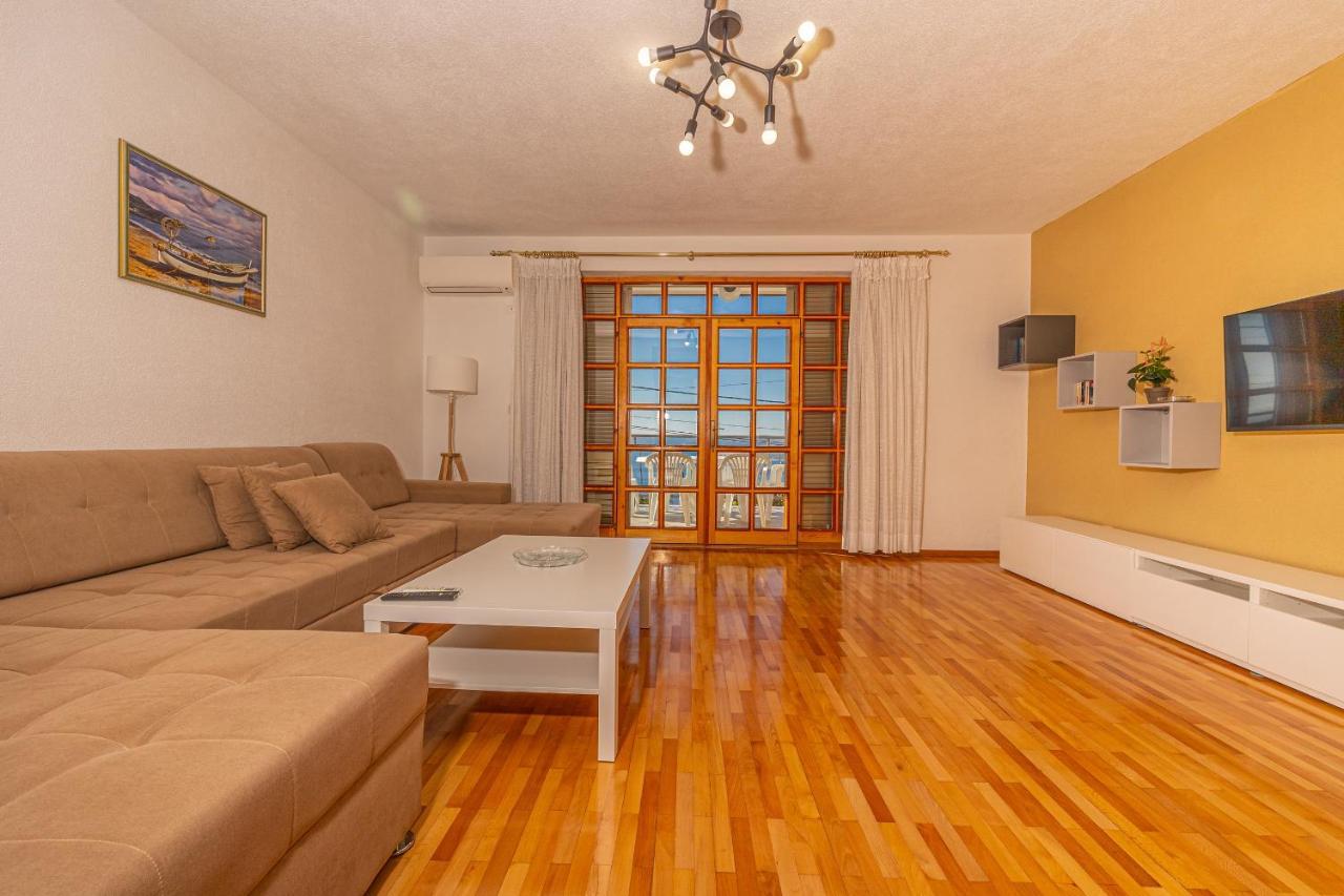 Apartments Francoise Crikvenica Exterior foto