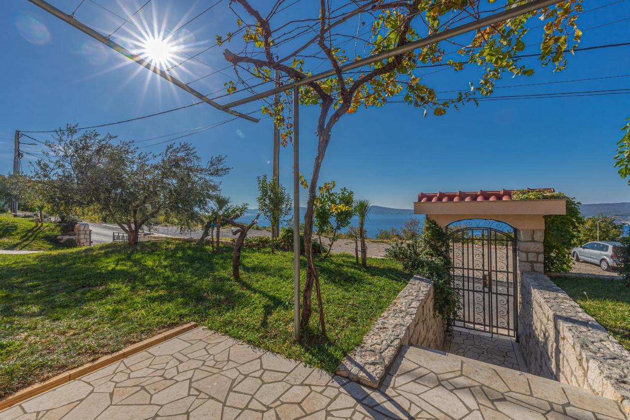 Apartments Francoise Crikvenica Exterior foto